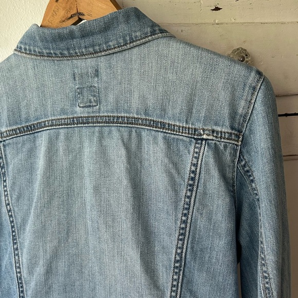 GAP | Women’s Light Blue Denim GAP Stretch Button Front Trucker Jacket Size M - Picture 8 of 16